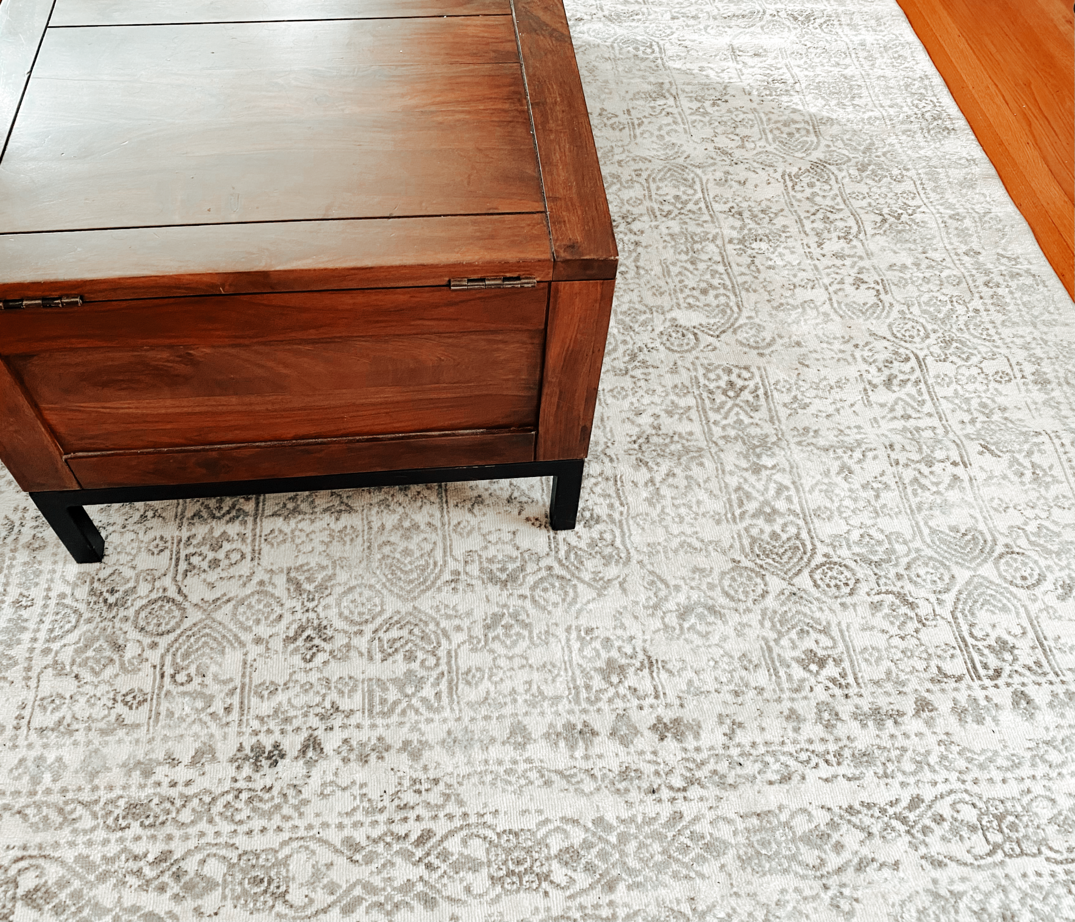 The 11 Best and Most Beautiful Neutral Rugs For Any Space