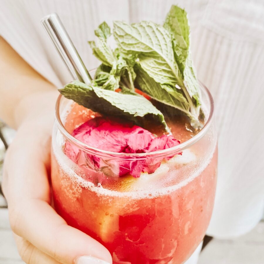 A Ridiculously Amazing Frosé Recipe You Will Love